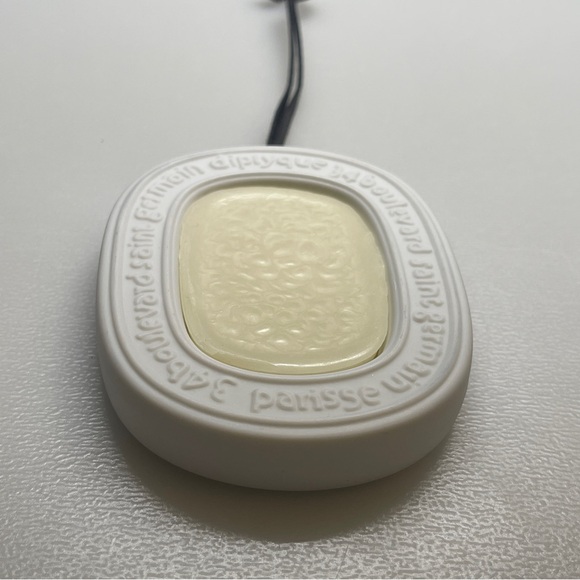 Diptyque Roses Scented Oval - Picture 5 of 6